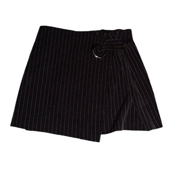 Cute Black and White Stripes Skirt (Unknown Size) - Picture 1 of 4